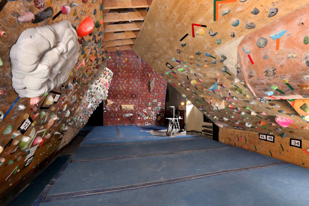 chinook (2) - Calgary Climbing Centre